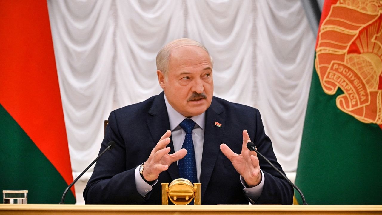 Belarusni 30 yildan beri boshqarayotgan Aleksandr Lukashenko yettinchi bor saylovda g`olib bo`ldi