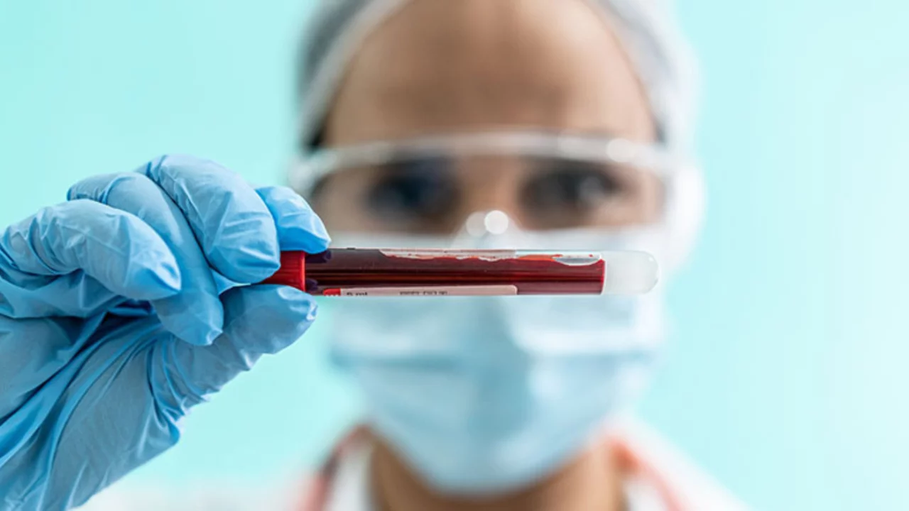 Olimlar tarixdagi eng noyob qon guruhini aniqlashdi: faqat bir odamda bor!