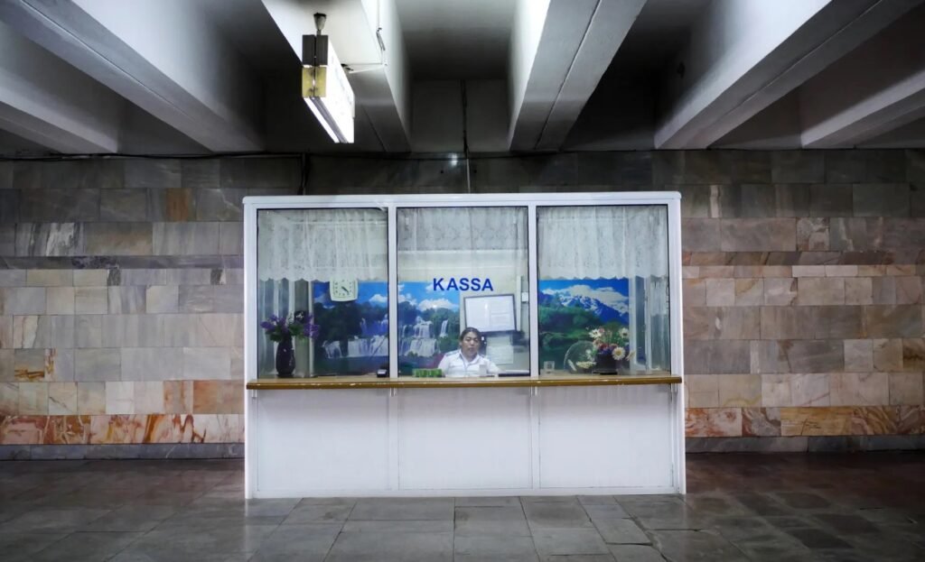 Toshkent metrosining 13 ta bekatida kassalar yopildi