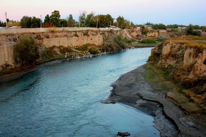 Samarqandda 17 yoshli yigitning jasadi Darg'om kanalidan topildi