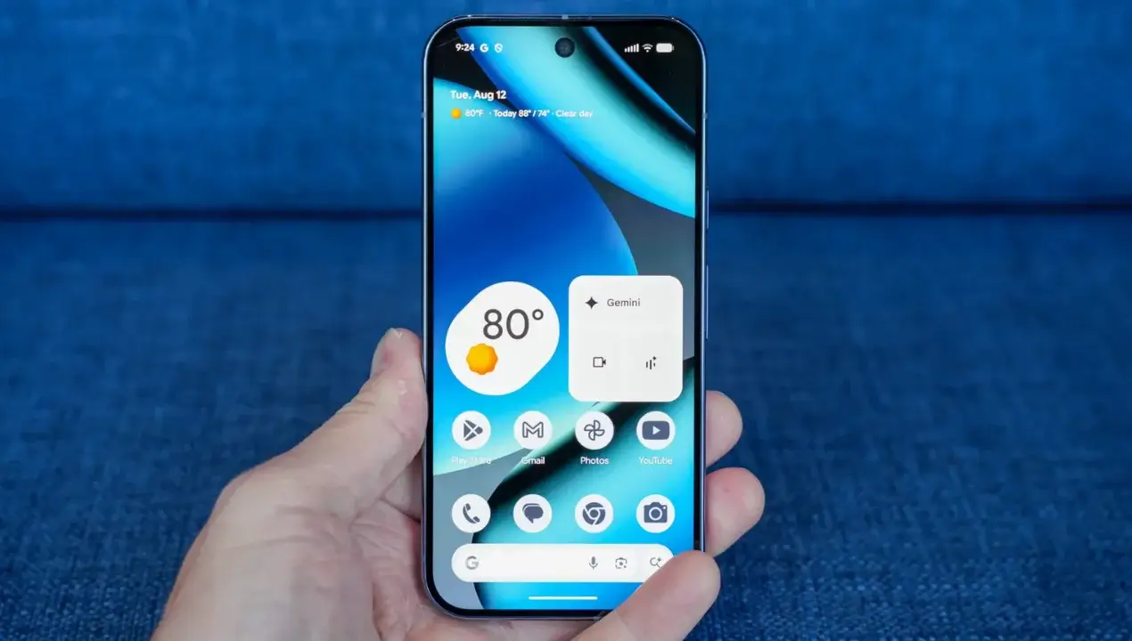 2025 yilning eng zo‘r ekranga ega smartfoni aniqlandi