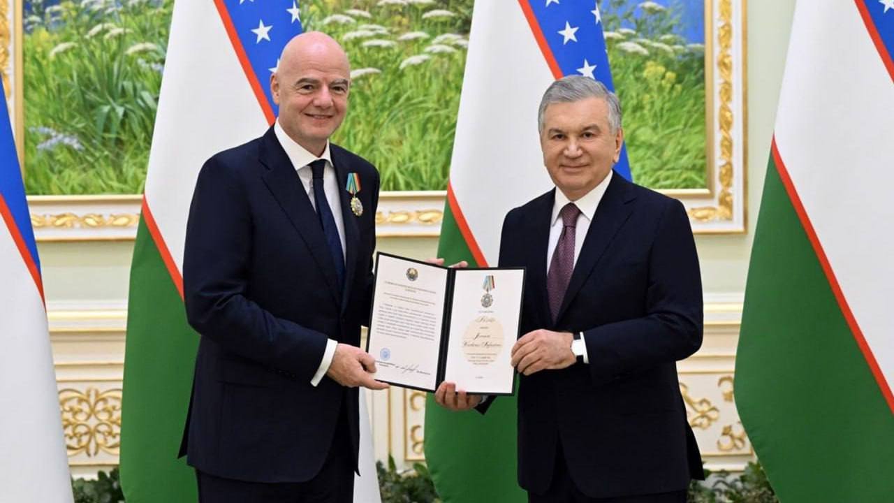 Mirziyoyev FIFA prezidentini “Do‘stlik” ordeni bilan taqdirladi