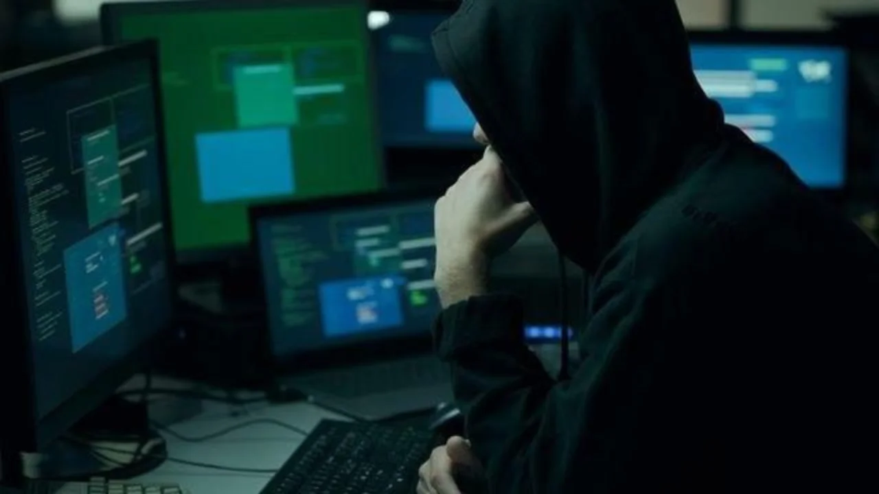 Telegram orqali 1 milliard so‘m o‘g‘irlaganlar ushlandi