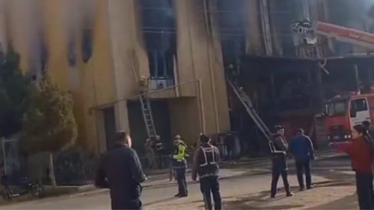 Qarshi shahrida sex hududidagi kafe yonib ketdi