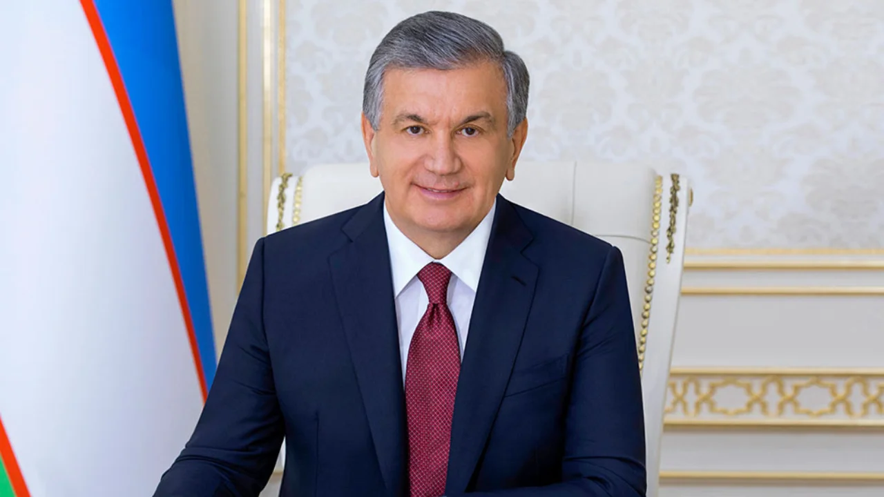 Prezident Mirziyoyev tibbiyot xodimlarini tabrikladi