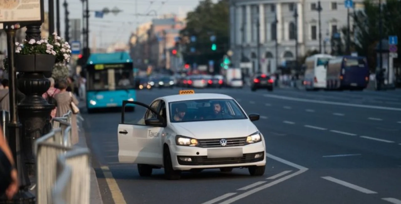 Peterburgda muhojirlarga taqiq — taksi narxlari osmonga ko‘tarildi
