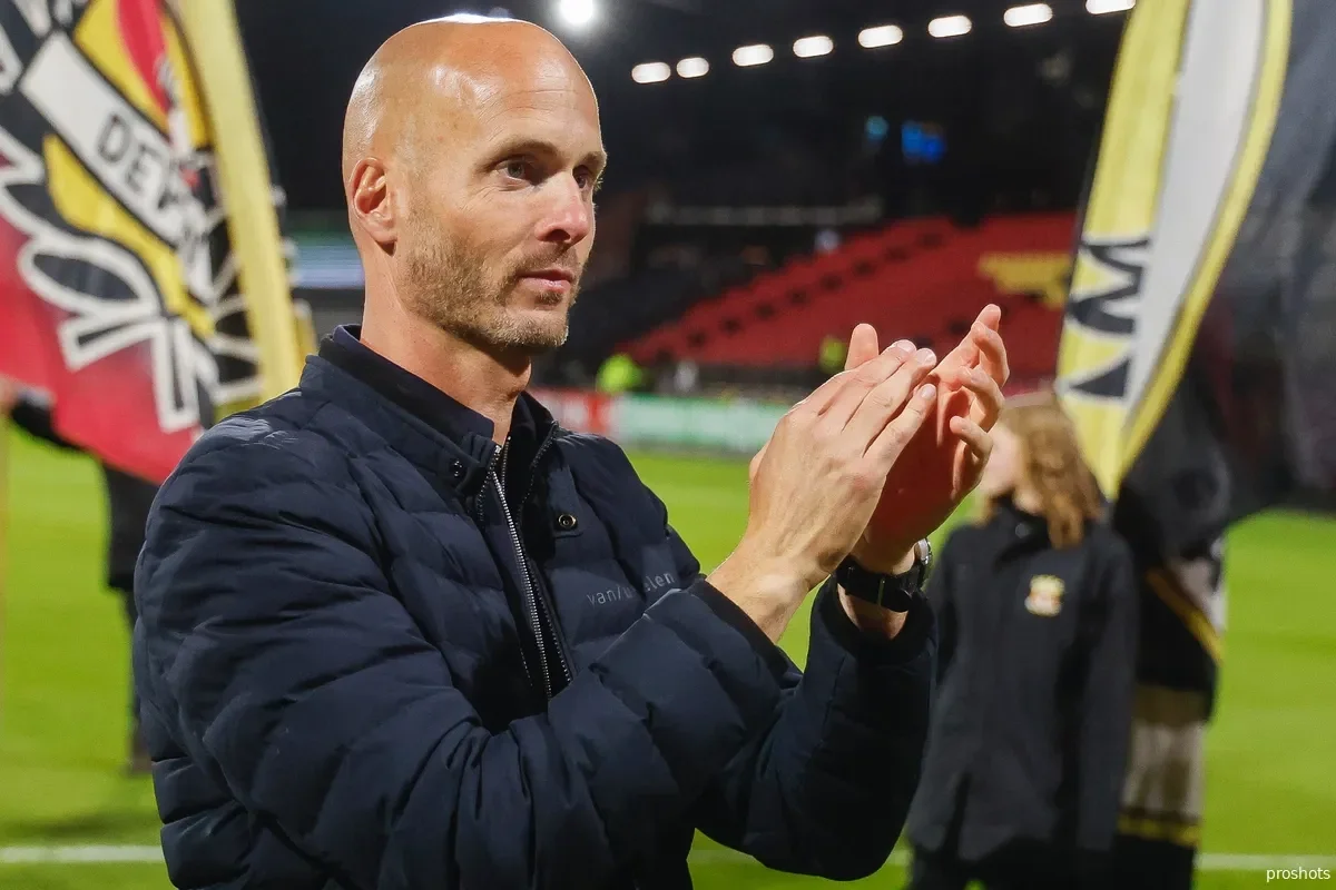 “Volfsburg”da shok qaror: bosh murabbiy lavozimidan ketdi