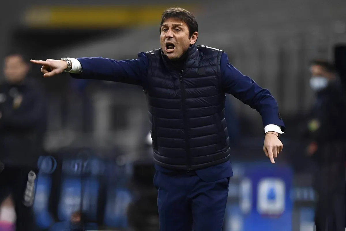 Napoli sobiq hujumchisi: “Konte nohaq tanqid qilinmoqda”