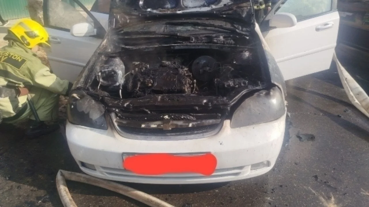 Yunusobodda Lacetti yondi: yong‘in 2 daqiqada o‘chirildi