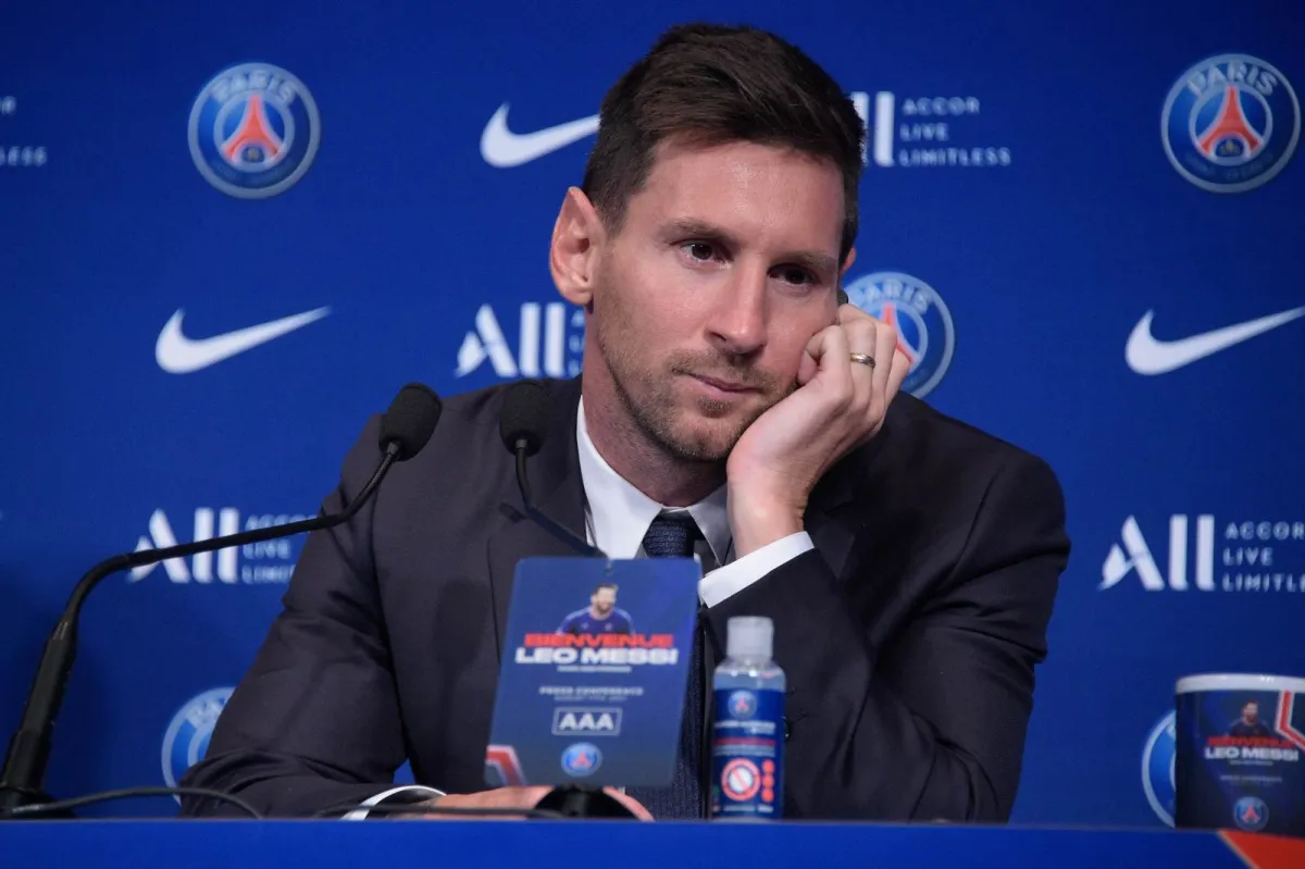 Messi Parijdagi qiyinchiliklarni esladi