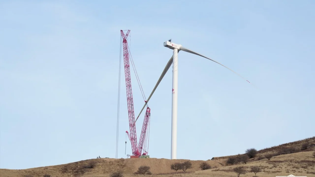 Bo‘stonliqda 20 ming xonadonni elektr bilan ta’minlaydigan shamol stansiyasi qurilyapti