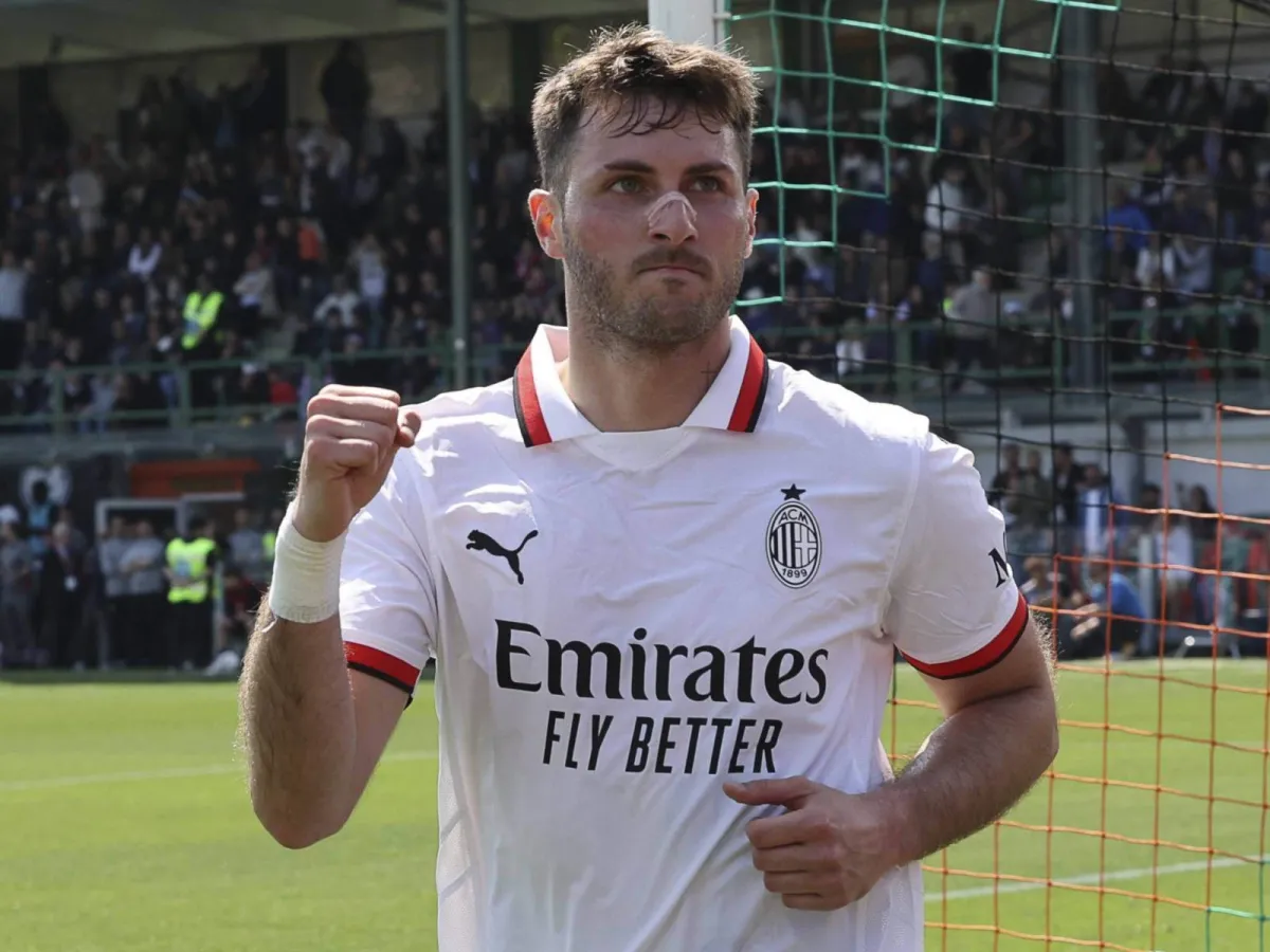 Santiago Ximenezga Angliya klublari qiziqmoqda