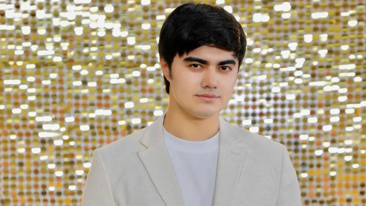 Aktyor Shahzod Sultonov onasiga tug‘ilgan kunda unutilmas sovg‘alar qildi