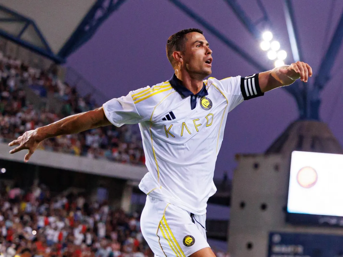 Pirs Morgan: "Tramp Ronaldu haqida fikr bildirdi"