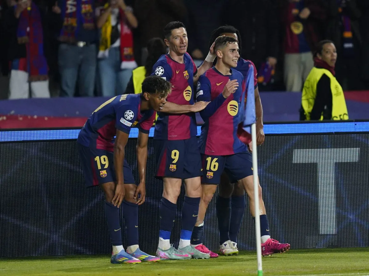 Barselona Ronaldinyo sharafiga maxsus futbolka taqdim etdi