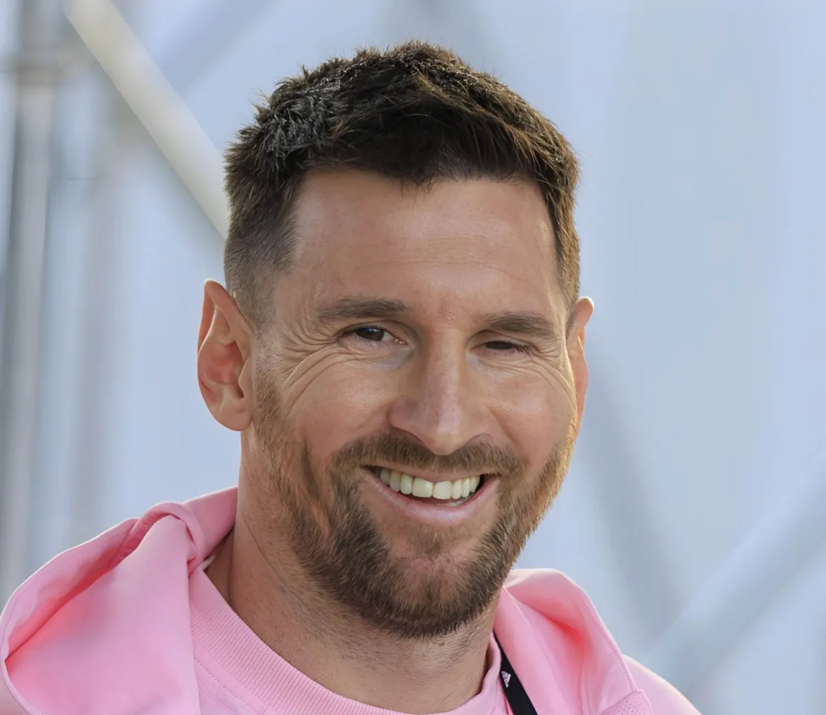 Barselona prezidentligiga nomzod Messiga va'da berdi