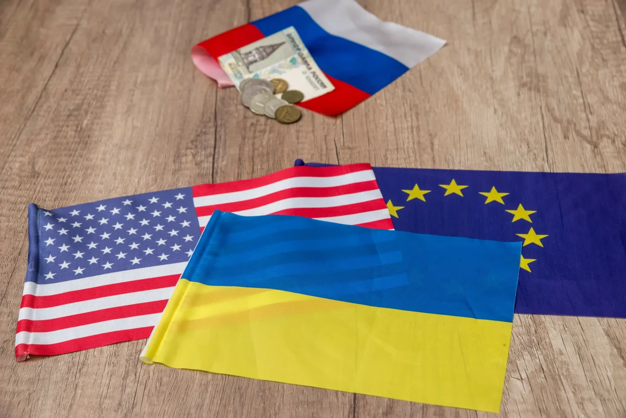 YI AQSHning Ukraina bo‘yicha “yon berish” rejasini keskin rad etdi