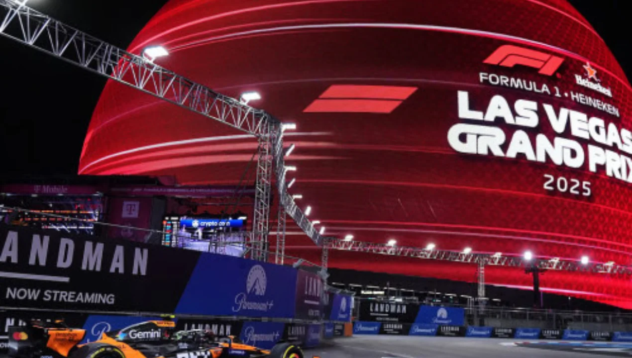 Verstappen Las-Vegasda bo‘ron qildi, chempionlik intriga kuchaydi