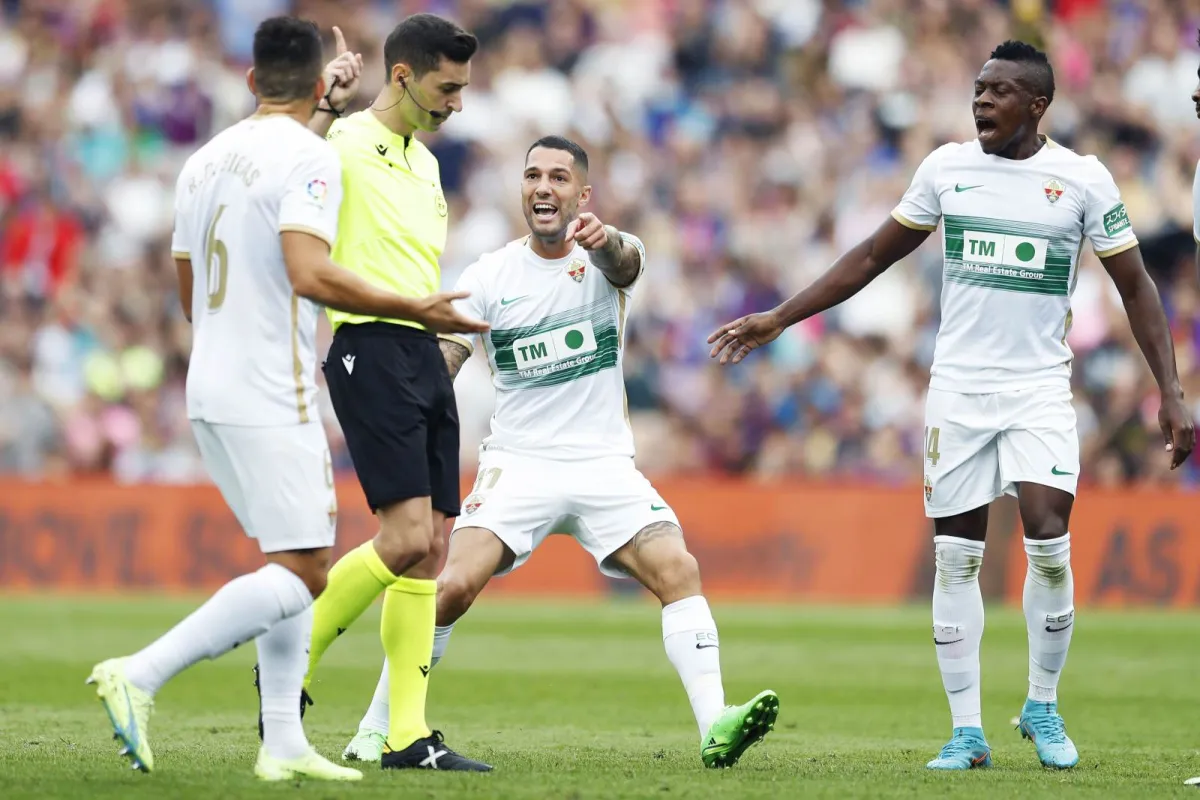 Elche murabbiyi hakamlardan norozi