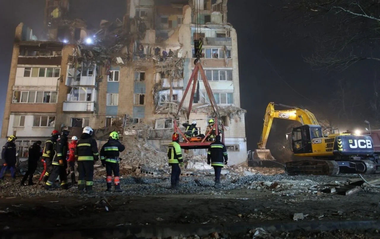 Tinch aholi fojiasi: Rossiyaning Ternopilga raketa hujumida 34 kishi halok bo‘ldi