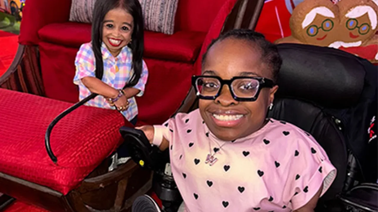 Dunyodagi eng past bo‘yli ikki ayol birinchi marta uchrashdi