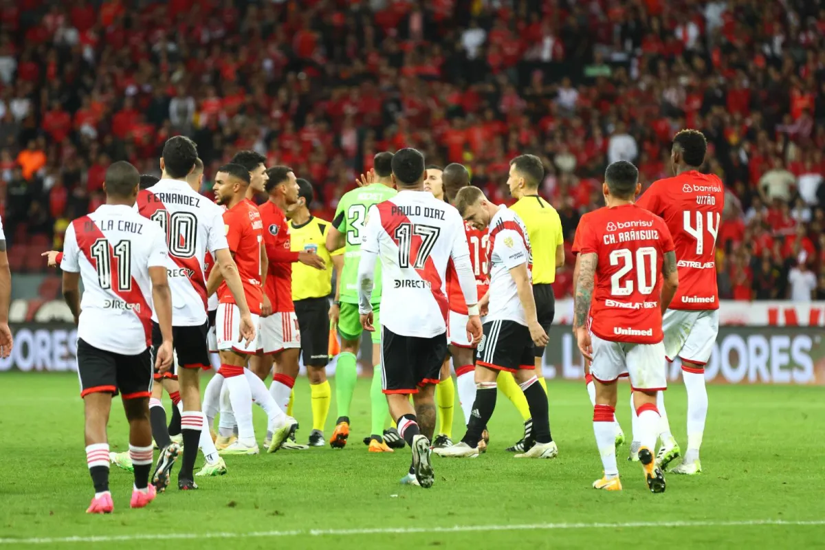 River Pleyt sardorining uyi yongʻindan omon qoldi