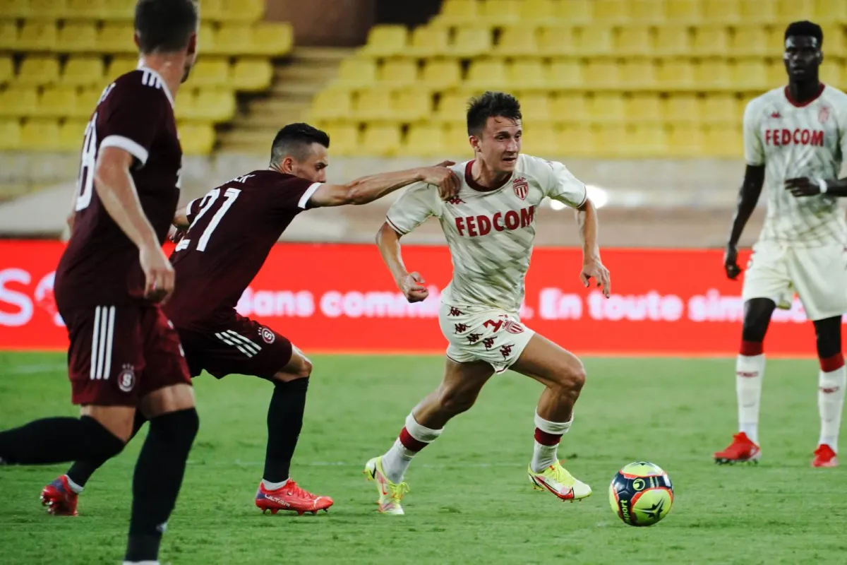 Golovin PSJga qarshi o'yinda assistent bo'ldi