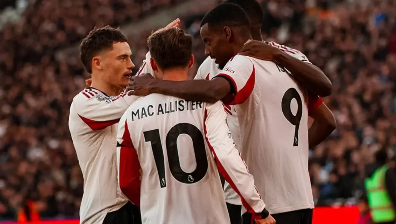 "Liverpul" seriyani buzdi, "Aston Villa" zonaga qaytdi