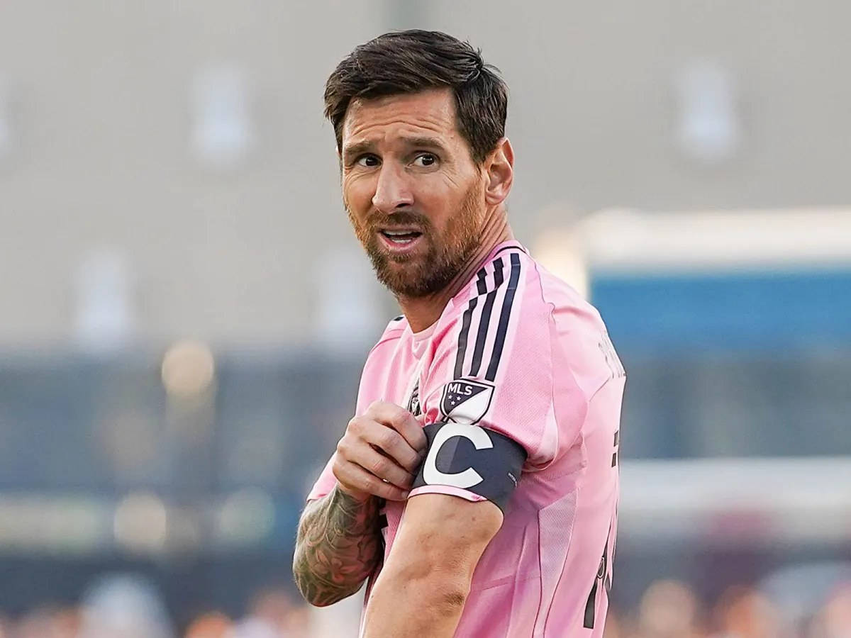 Argentinada Messi haykali yana vandalizmga uchradi