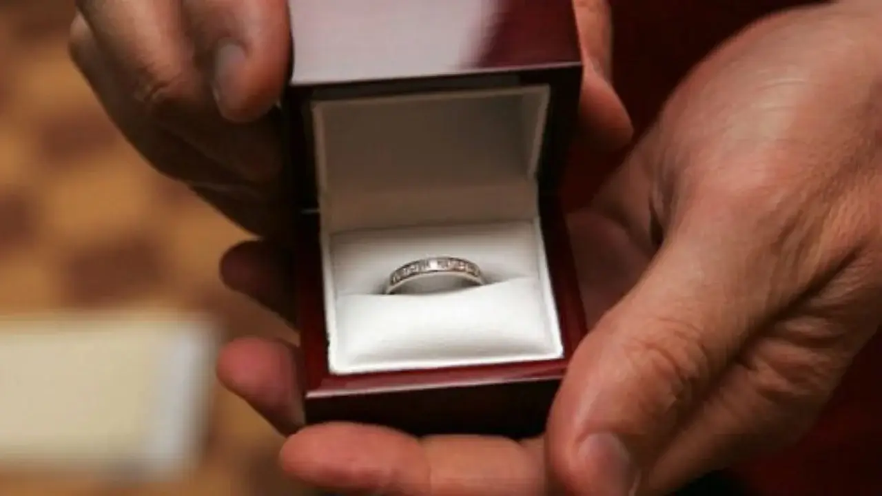 Erkak turmush qurishni talab qilgan sevgilisini yoqib yubordi