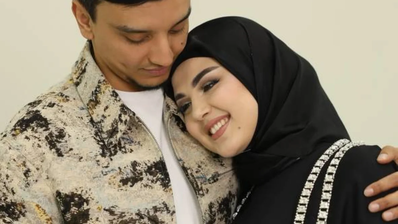 Bloger Iymona Farmonova farzandining jinsini oshkor qildi