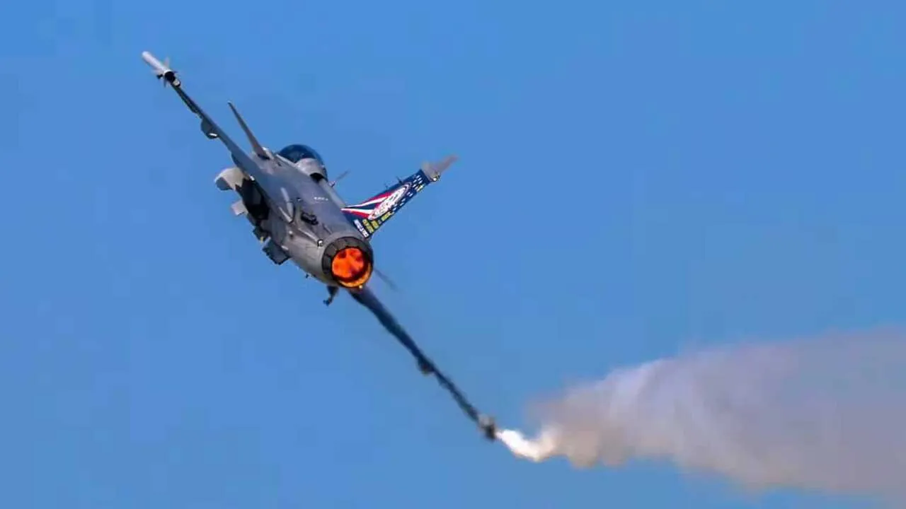 Tailand Kambodjaga aviazarba berdi