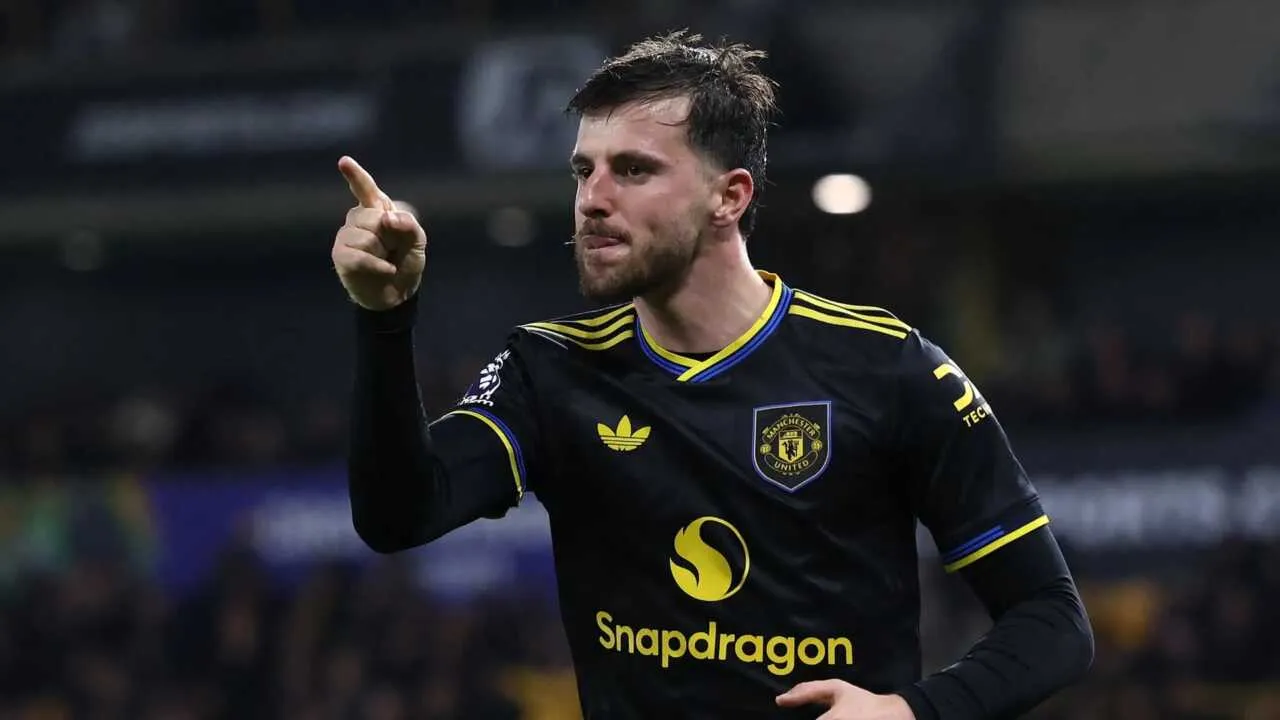 "Manchester Yunayted" safarda "Vulverxempton"ni tor-mor etdi (video)