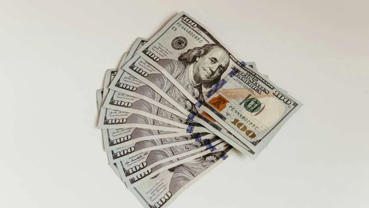 AQSh dollari kursi 12 000 so‘mdan oshdi