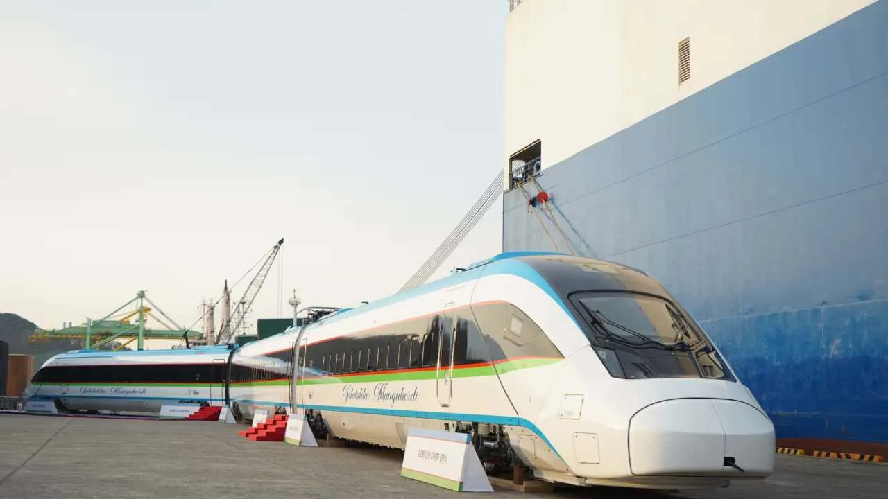 Hyundai Rotem kompaniyasi O‘zbekistonga birinchi tezyurar poyezdni jo‘natdi