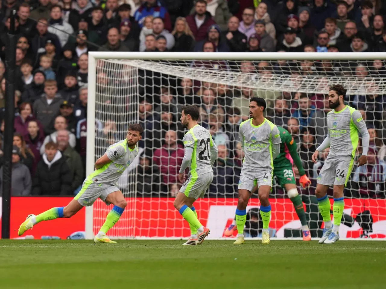 Kristal Pelas va Manchester Siti o'yini uchun taxminiy tarkiblar e'lon qilindi