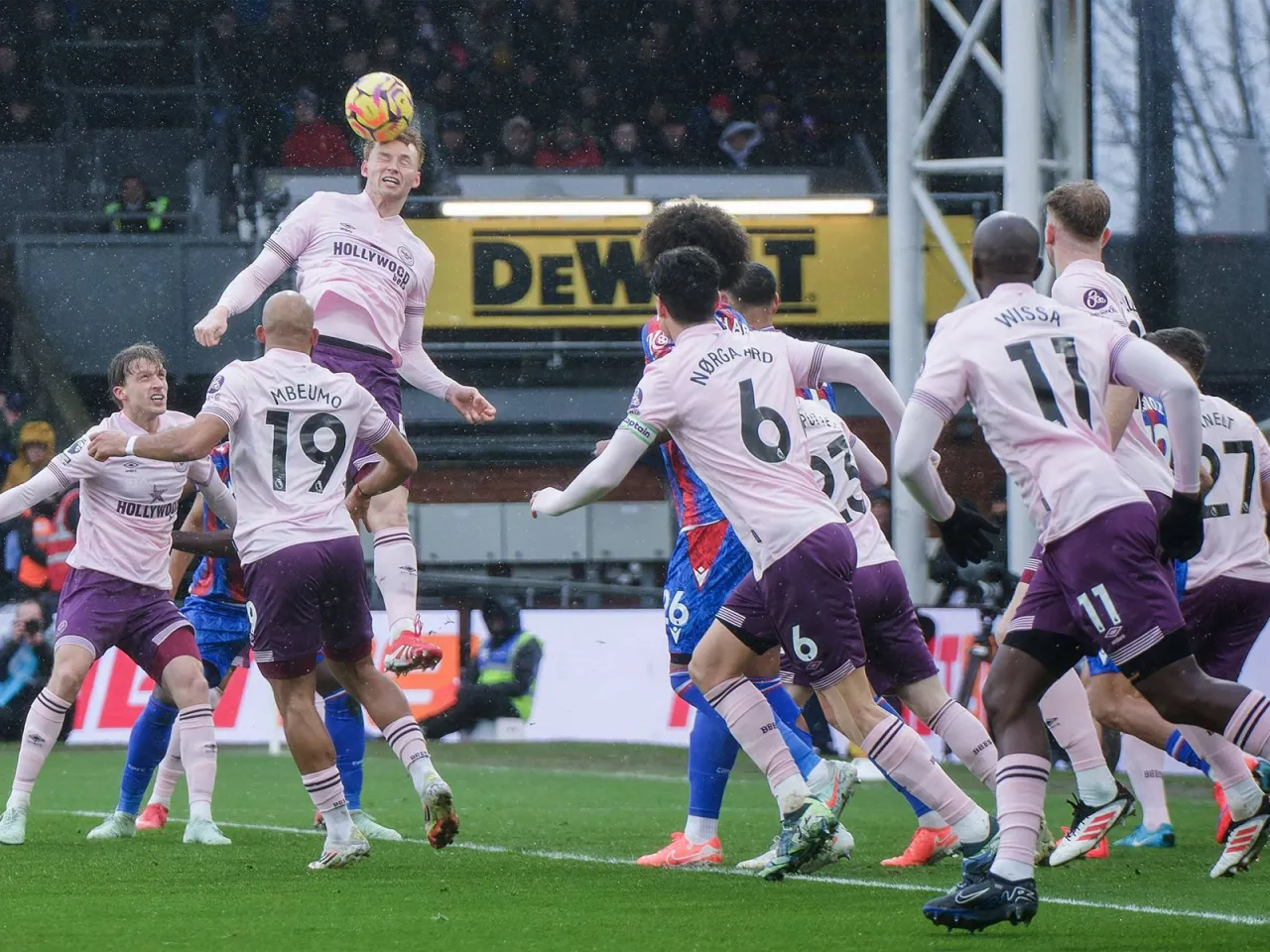 Brentford va Lids Angliya Premyer-ligasida durang o'ynadi