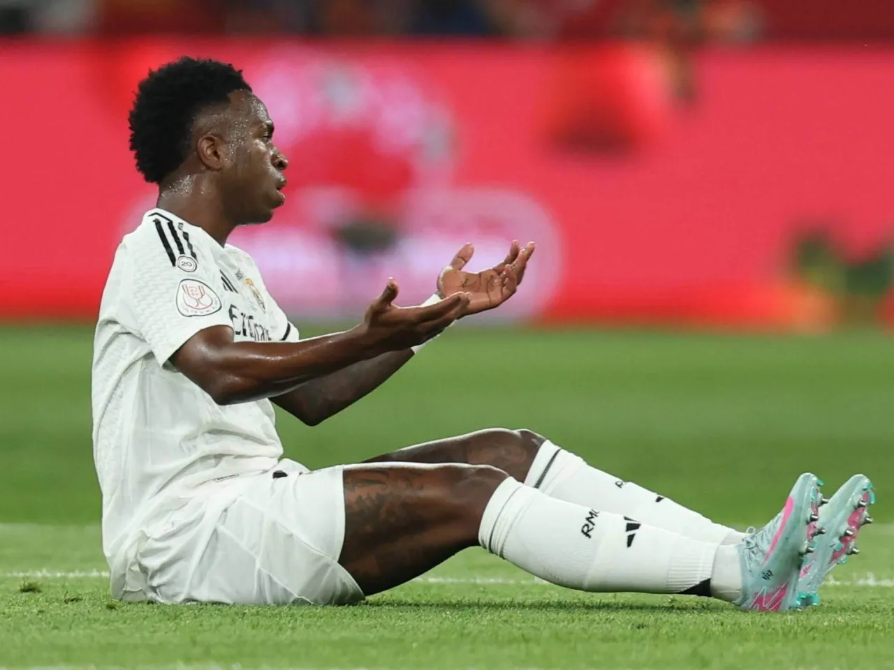 VAR Vinisius ishtirokidagi vaziyatda qo'pol xatoga yo'l qo'ydi