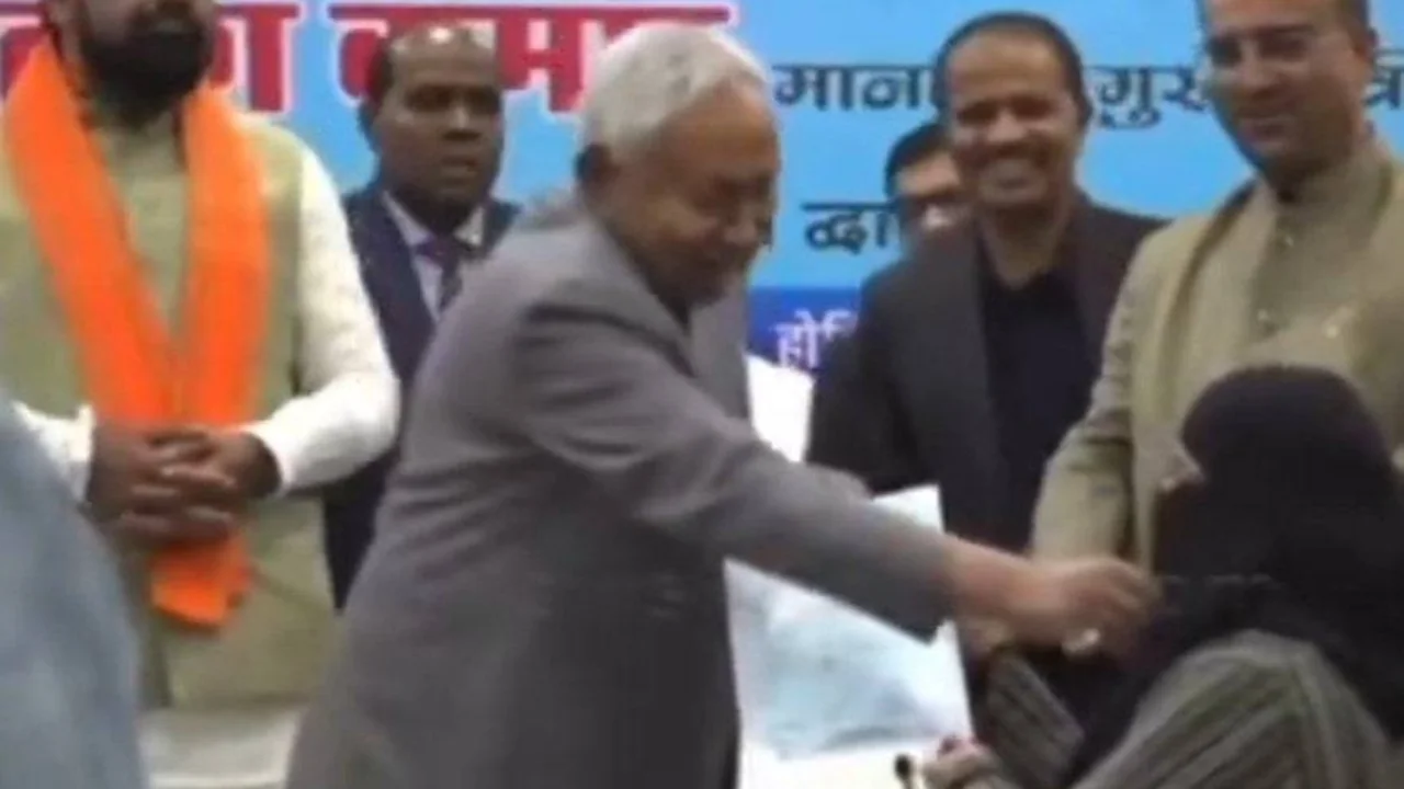 Hindistonda bosh vazir musulmon ayolning hijobiga aralashgani ortidan jiddiy muhokamalar markazida qoldi