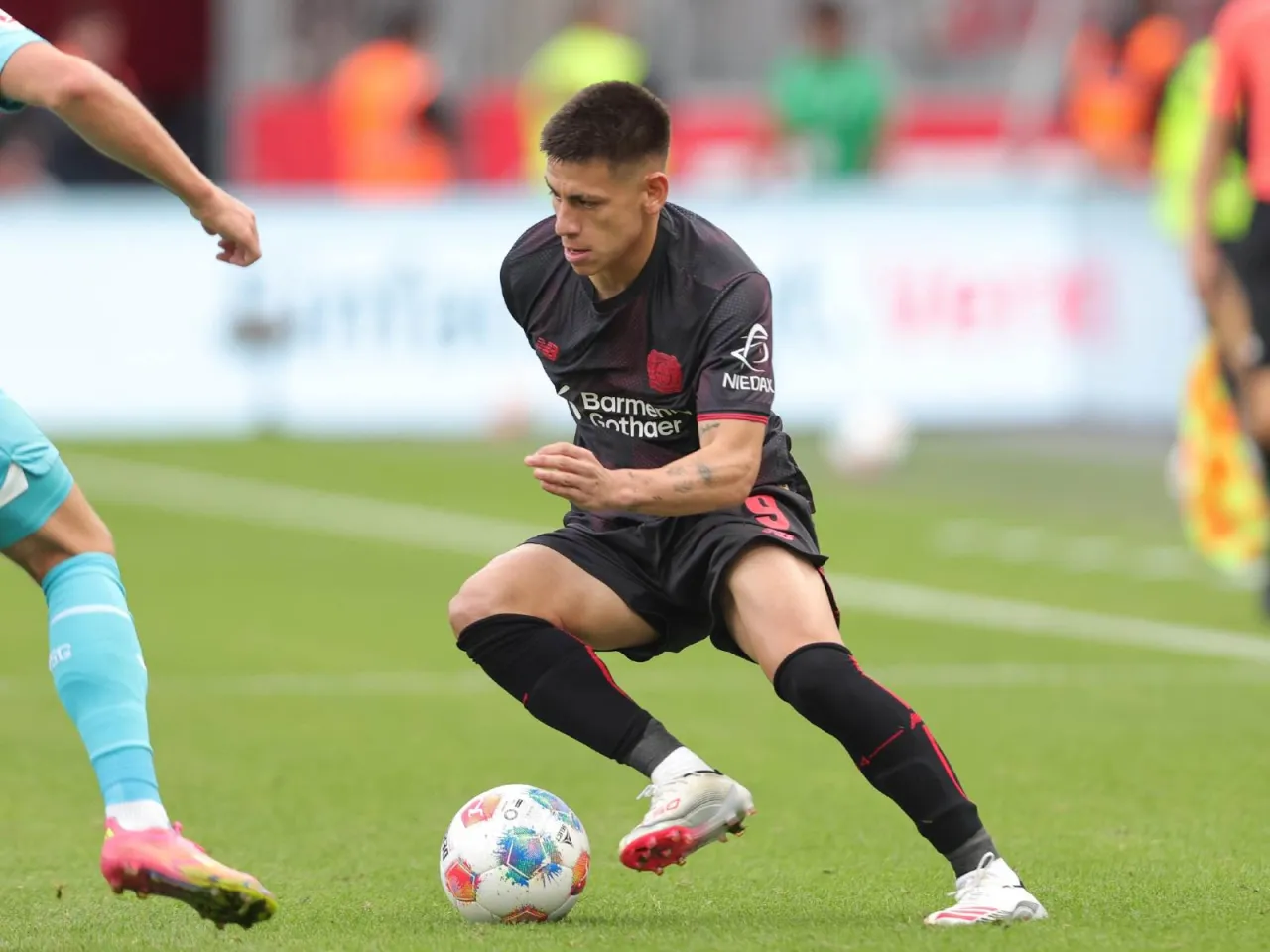 Manchester Siti futbolchini Bayerdan muddatidan oldin qaytaradi