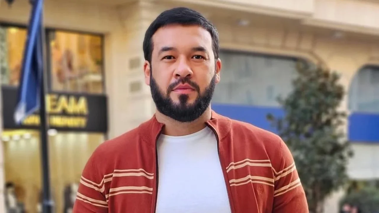 Ulug‘bek Qodirov va “Setora”: “Xayr maktabim” sahnada yana yangradi