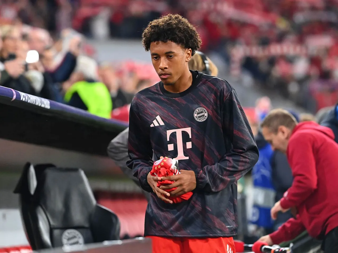 Kassiano Kiala Bavariya tarixidagi ikkinchi eng yosh debyutant bo'ldi