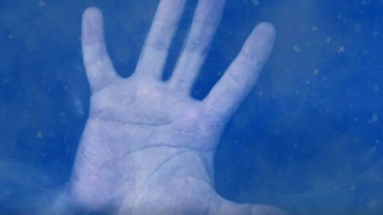 Pokistonda 28 yil muz ichida qolgan erkak topildi