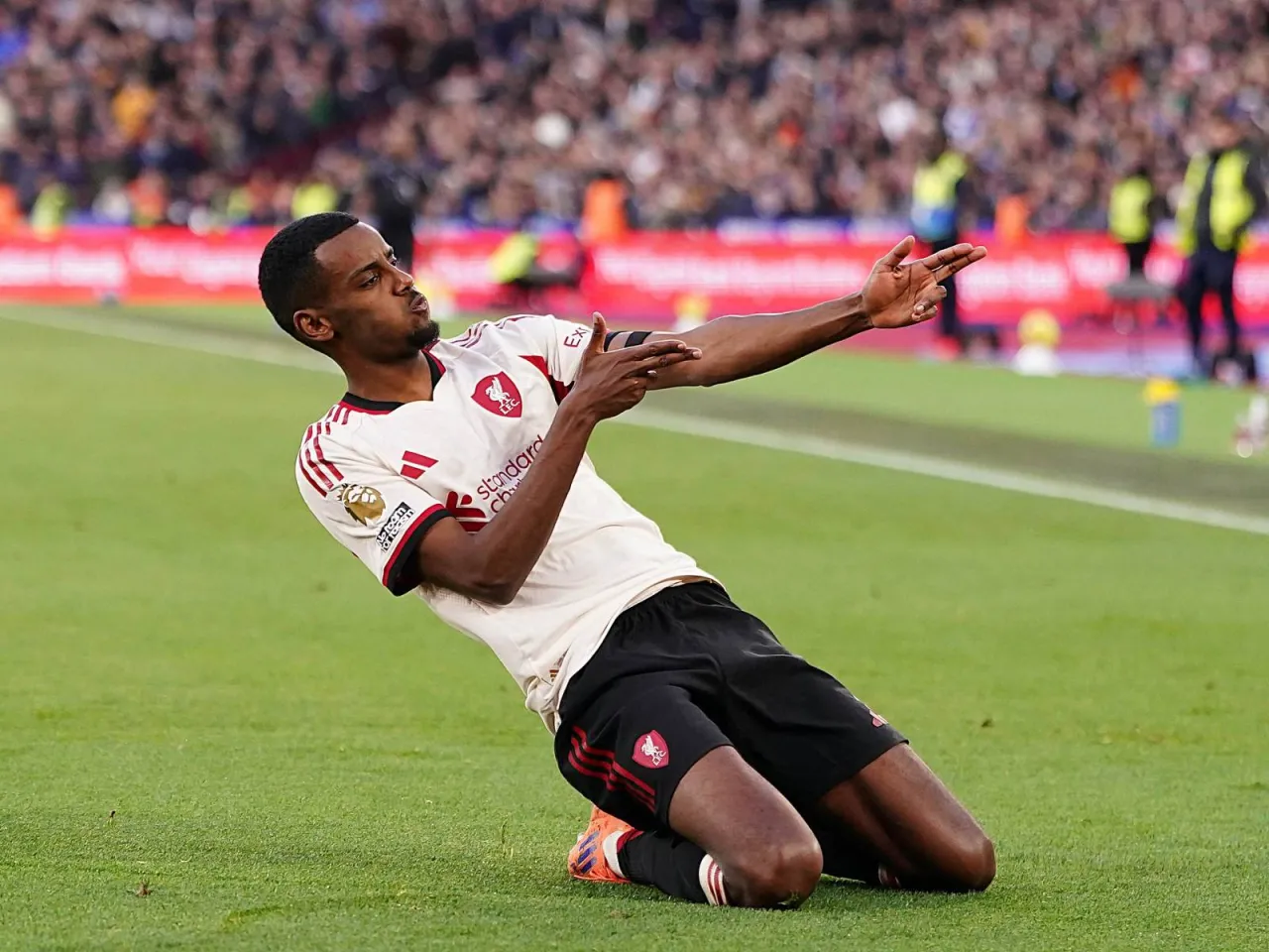 Liverpul Isakning jarohati bo‘yicha bayonot berdi