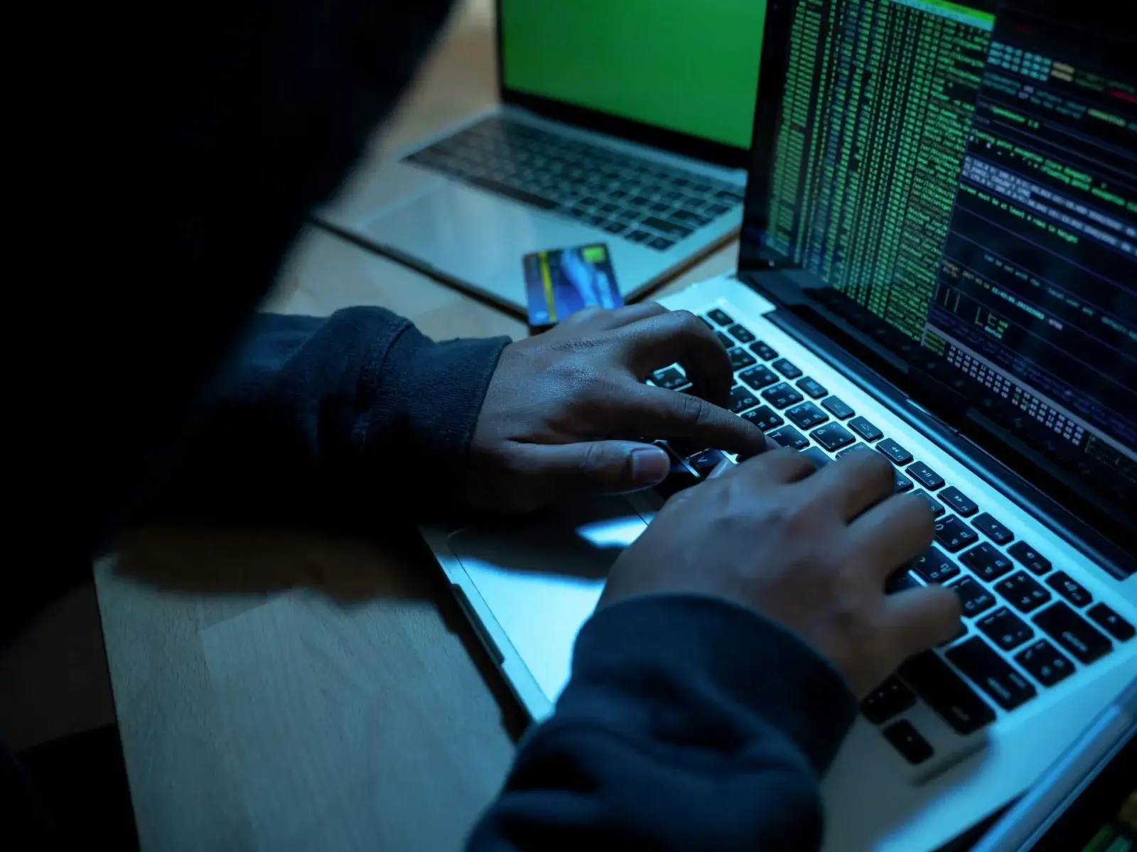 Raqamli tuzoq: Kiberjinoyatlar O‘zbekistonga qanchaga tushgani aniqlandi